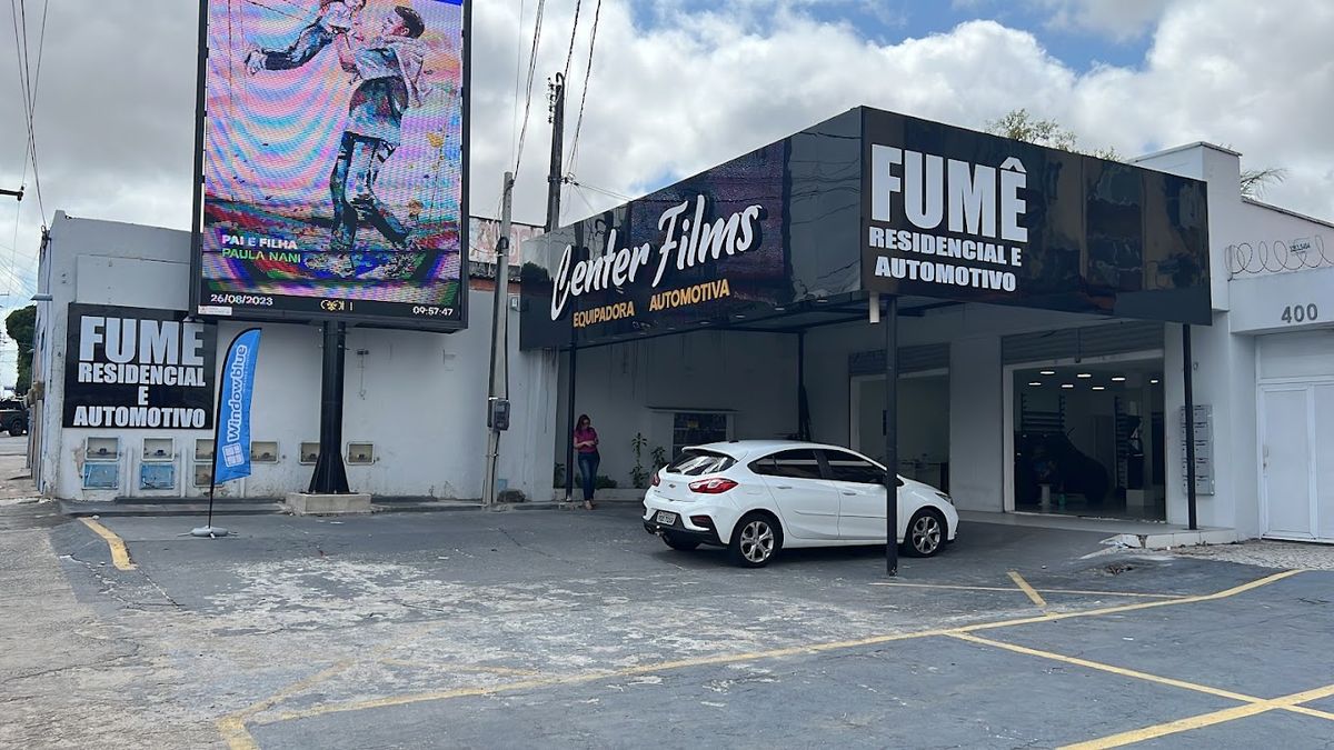 Fachada da unidade Center Films na Avenida Oliveira Paiva, 400, em Fortaleza